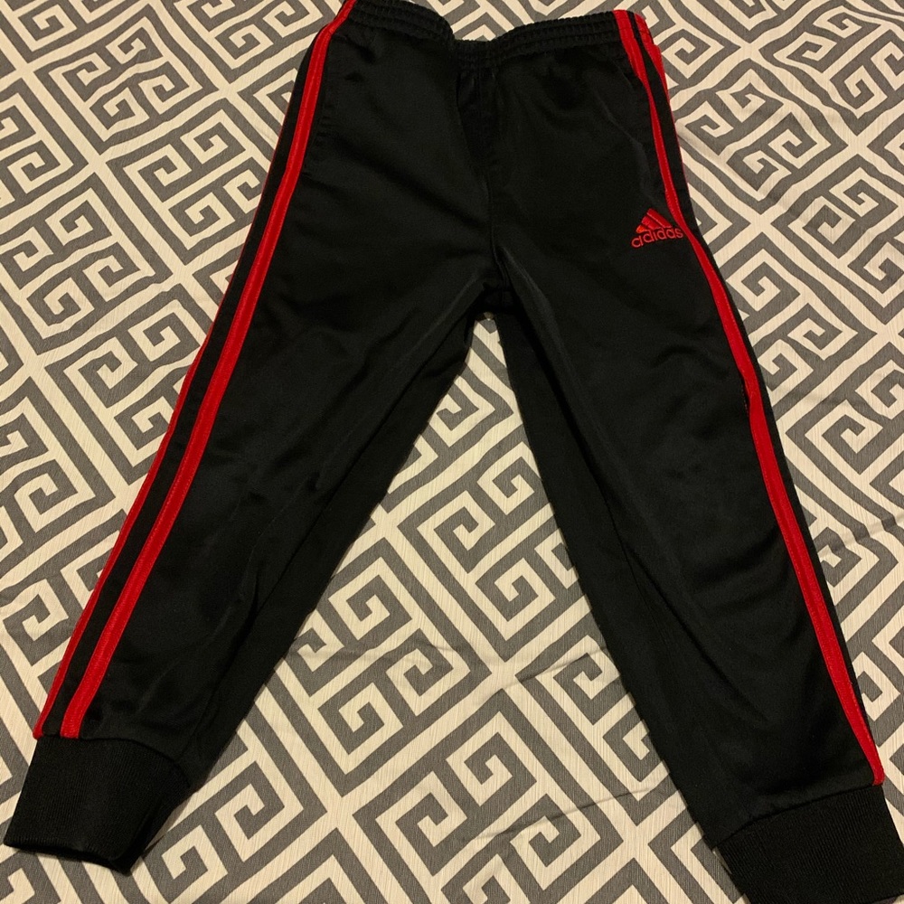 Adidas sweats size 4T